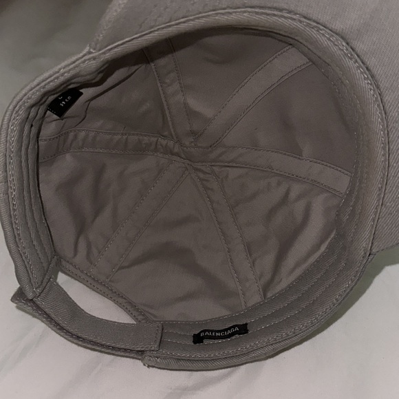 BALENCIAGA GREY LOGO CAP - Picture 5 of 6